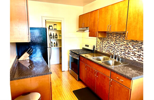 Foto del edificio - 706 S Maple Ave
