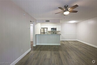 Building Photo - 5305 Summerlin Rd