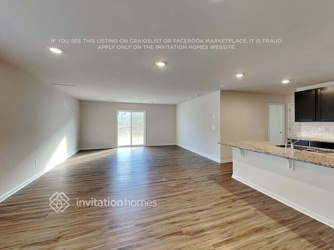 Foto del edificio - 5120 Spring Breeze Blvd