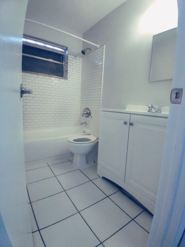 Foto del edificio - 1712 E Breezy Ln