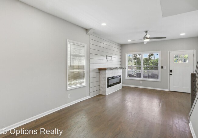 Foto del edificio - 3 br, 3 bath House - 216 Delevan Street SW