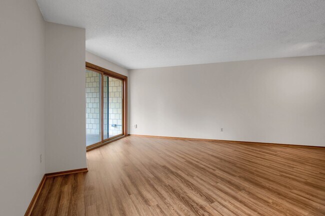 Building Photo - 1225 Lasalle Ave