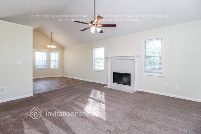 Building Photo - 1718 Independence Dr