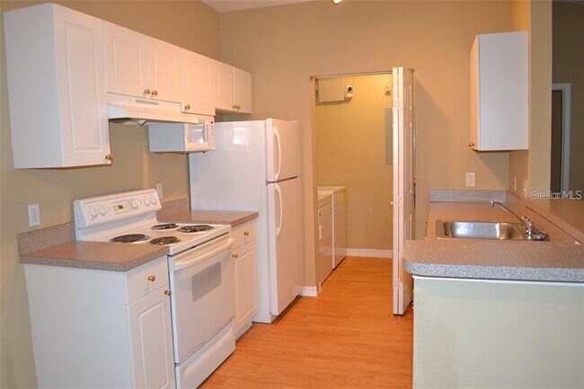 Building Photo - 854 Grand Regency Pointe