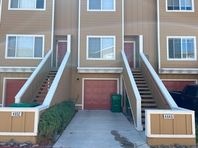 Foto del edificio - North Reno/UNR: Two Bedroom Townhome