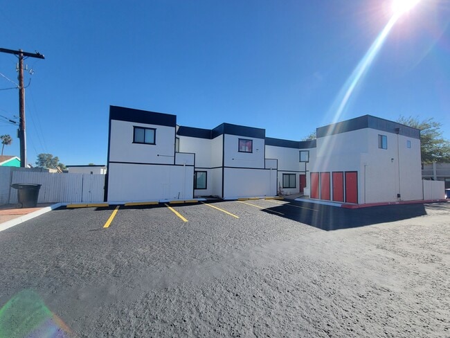 Building Photo - 1766 E Pepper Cir