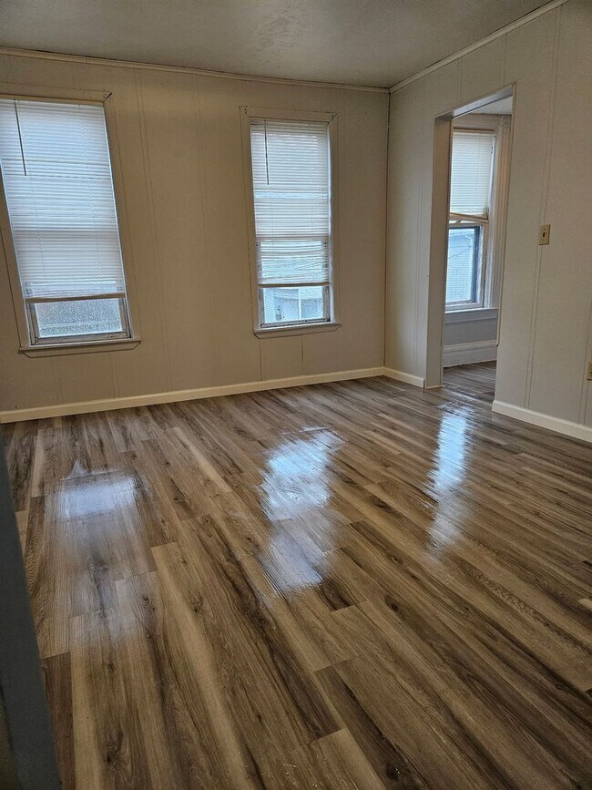 Foto del edificio - 310 W 18th St