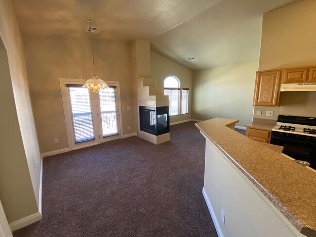 Building Photo - *BEAUTIFUL 2 BEDROOM 2 BATH UNIT WITH ATTA...