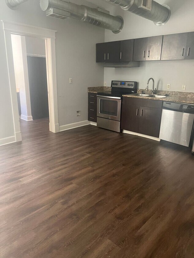 Building Photo - Beautiful Downtown Studio Loft available now!