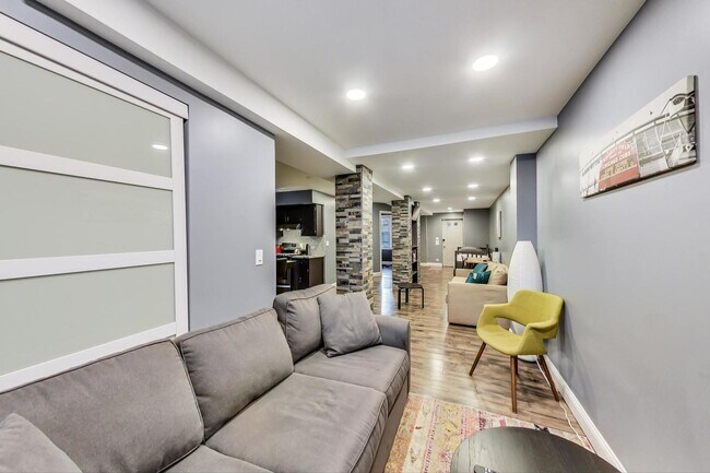 Foto del edificio - 3249 N Leavitt St