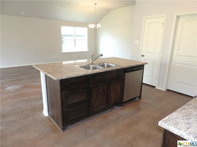 Building Photo - 210 Fawn Ridge Dr