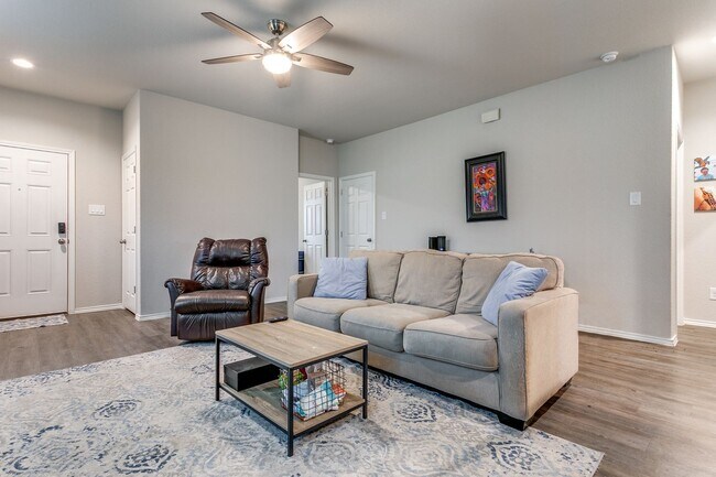 Building Photo - 3-BEDROOM NEWER CONSTRUCTION IN CONVERSE