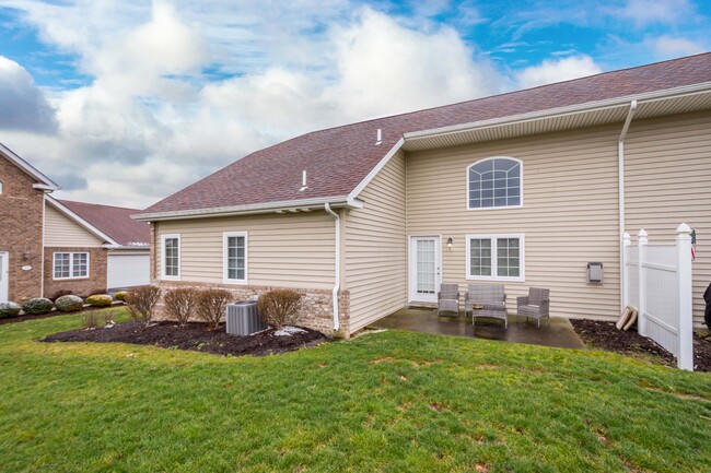 Building Photo - 74 Nicholas Dr