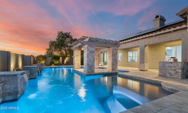 Building Photo - 1705 W Parnell Dr