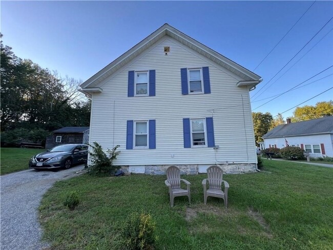 Building Photo - ****Burrillville – Three Bed/Two Bath Dupl...