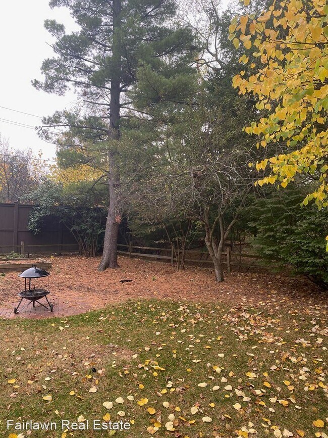 Building Photo - 3 br, 1.5 bath House - 805 Haines