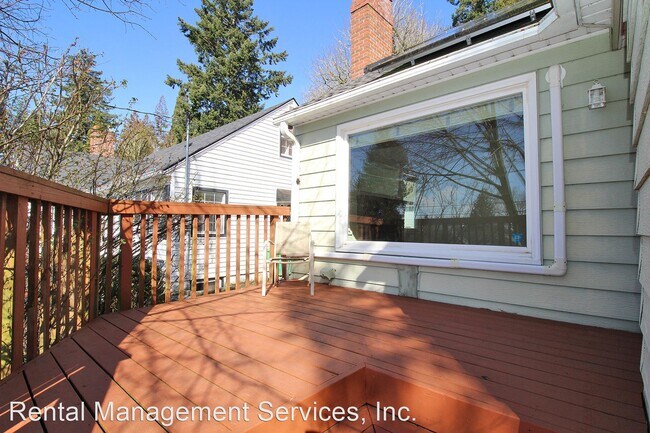 Building Photo - 4 br, 2 bath House - 8761 NE Beech St