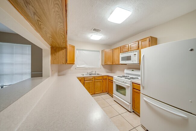 Foto del edificio - 3812 Redbud Dr