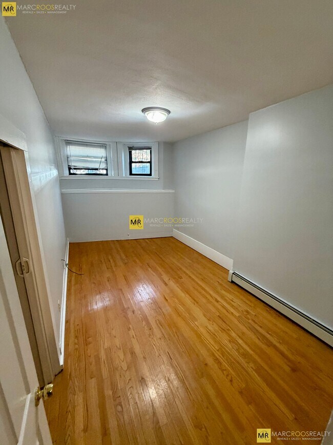 Foto del edificio - 587 Beacon St