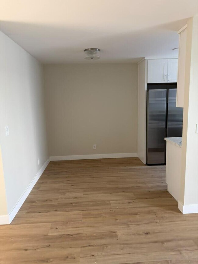 Foto del edificio - 225 Dahlia Ave