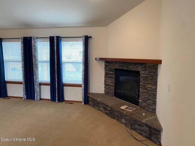 Building Photo - Strawberry Fields Home