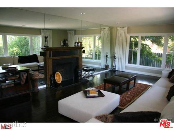 Building Photo - 18067 Karen Dr