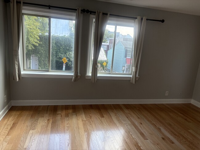 Foto del edificio - 1214 Potomac St NW