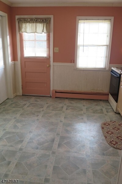 Building Photo - 46 Woodbine Ave