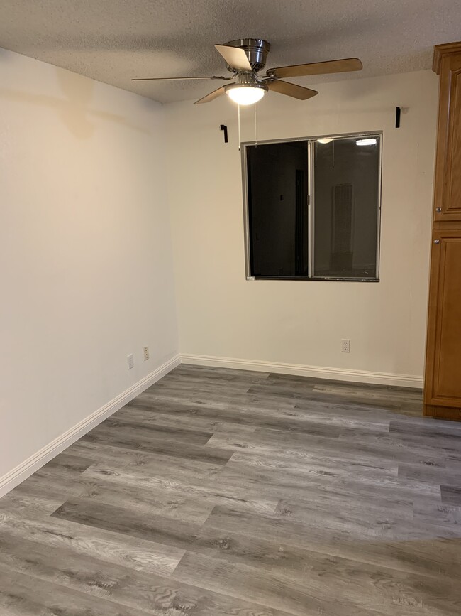 Foto del edificio - 12421 Dorland St