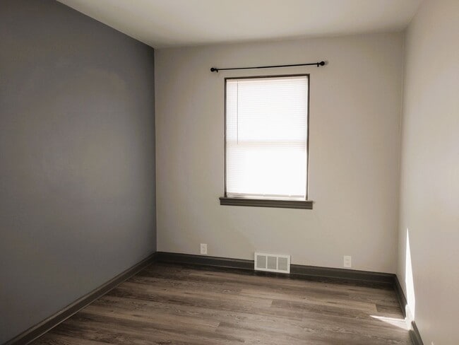 Building Photo - 1709 Jay Ave