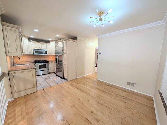 Building Photo - 223 Sandcastle Key