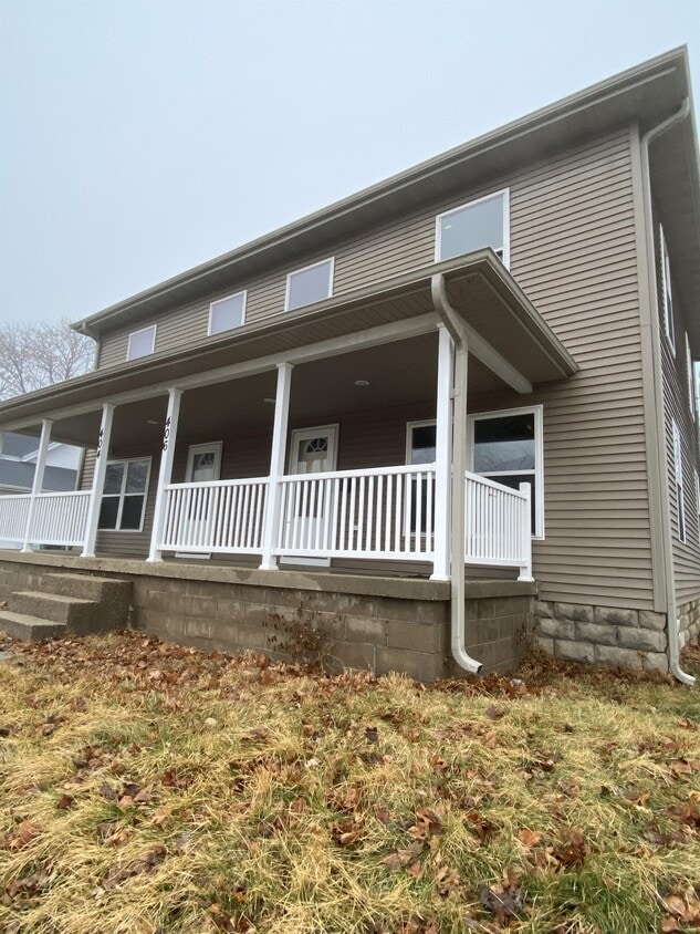 404 E 5th St, Sterling, IL 61081 Townhome Rentals in Sterling IL