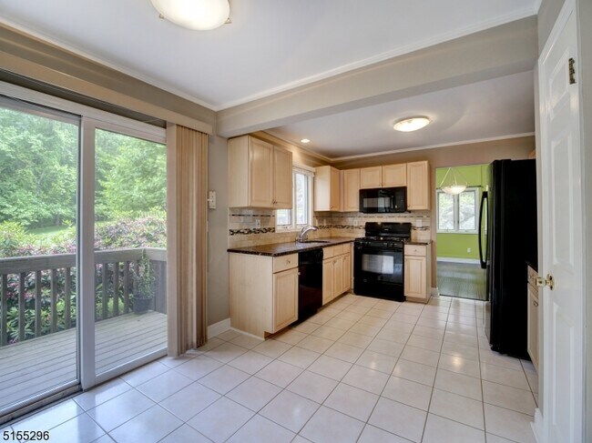 Building Photo - 34 Fowler Dr