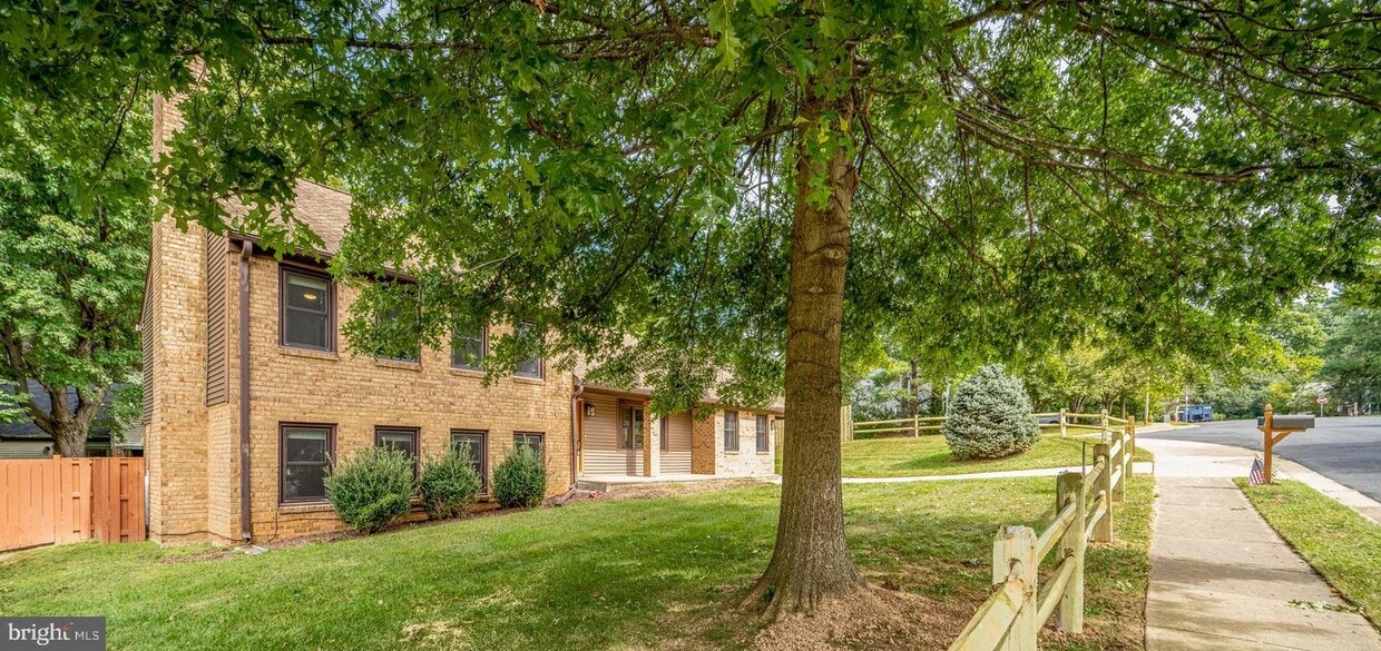 12012 Stuart Ridge Dr, Herndon, VA 20170 House Rental in Herndon, VA