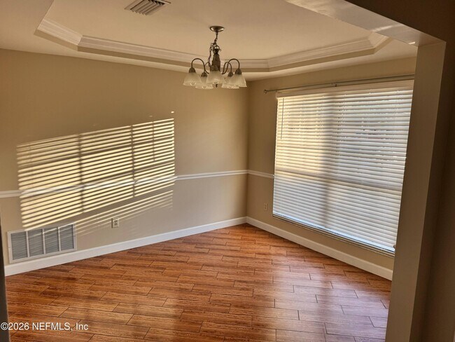 Foto del edificio - 9143 Mornington Dr