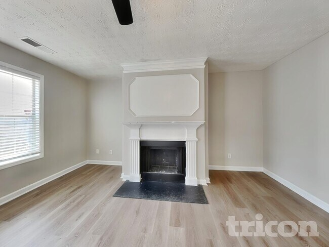 Foto del edificio - 2556 Tolliver Dr