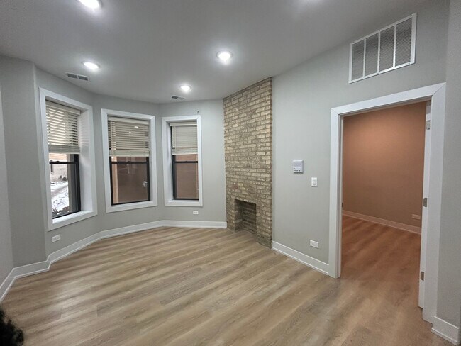 Foto del edificio - 423 W Belden Ave