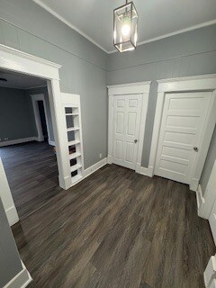 Pasillo - 220 E Morgan St