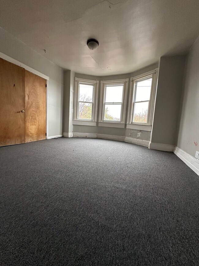 Foto del edificio - 1232 W Somerset St