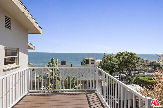 Foto del edificio - 22607 Pacific Coast Hwy