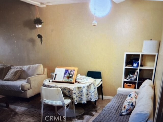 Foto del edificio - 13722 Red Hill Ave