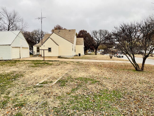 Corner lot so very large yard - 502 N Jennings Ave