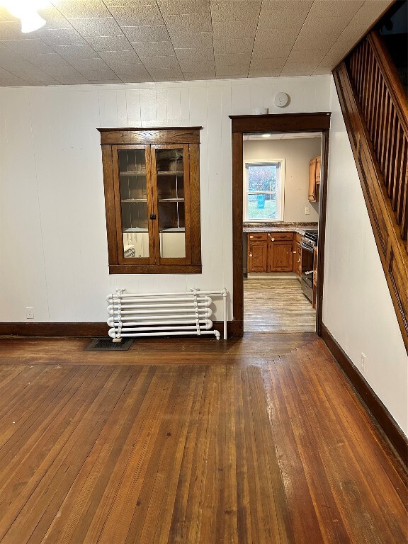 Building Photo - 133 Crestmont Rd