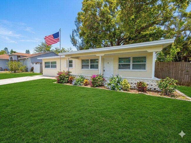 Foto del edificio - For Rent – 4 Bedroom Single Family Home in Pinellas Park, FL