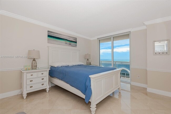 Foto del edificio - 8855 Collins Ave