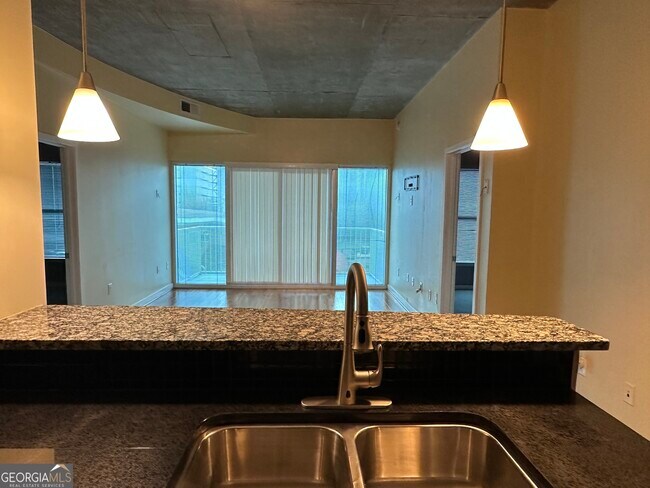 Foto del edificio - 250 Pharr Rd NE