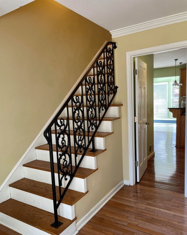 Foto del edificio - 153 Craig Wood Way:  Executive Style Livin...