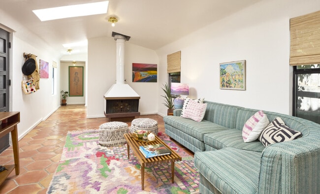 Building Photo - 2861 Agua Fria St