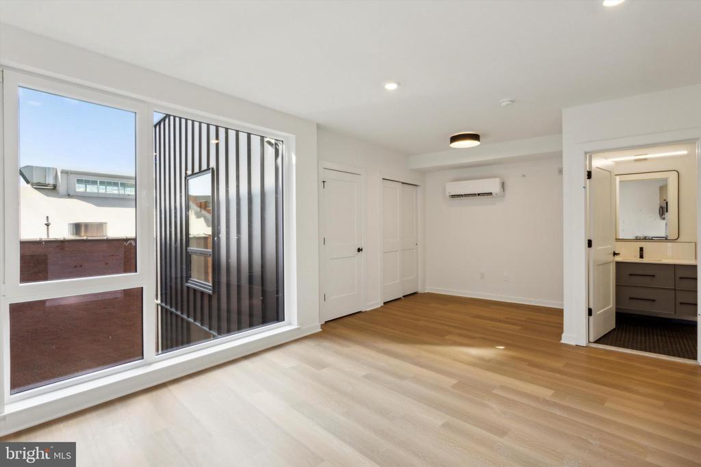 Foto principal - 828-40 N 2nd St