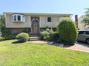 Building Photo - 3 Flower Ln